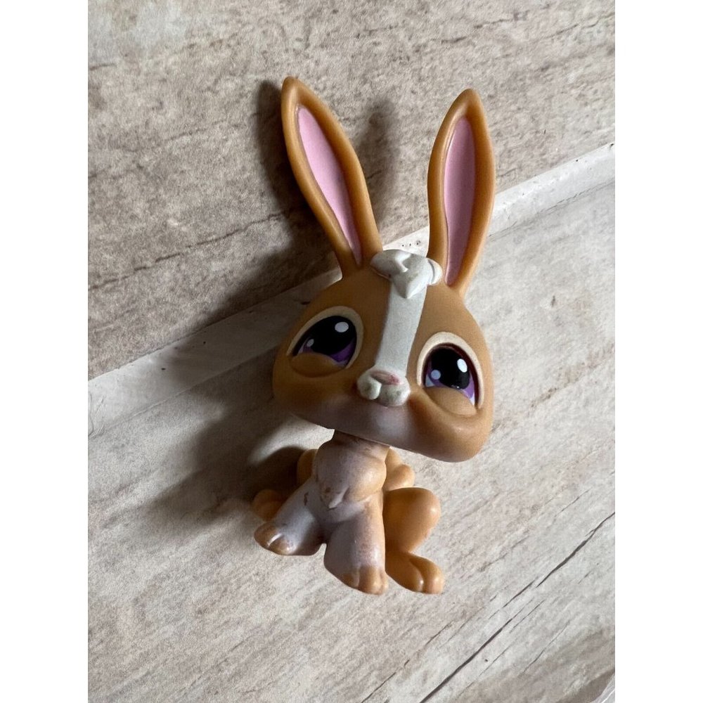 Littlest Pet Shop Bunny Rabbit #28 LPS‎ 28 figure Tan Purple Dot Eyes Long Ears